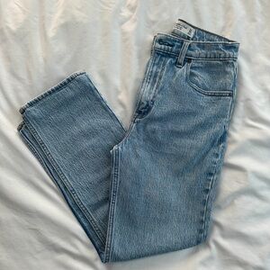 Abercrombie & Fitch Ultra High Rise 90s Straight Jeans
